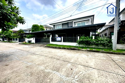 ขายบ้านเดี่ยว : ขายบ้านเดี่ยว 2  ชั้น หมู่บ้านเดอะ เซนโทร วัชรพล ถนนสุขาภิบาล 5 ใกล้ทางด่วนวัชรพล พร้อมอยู่