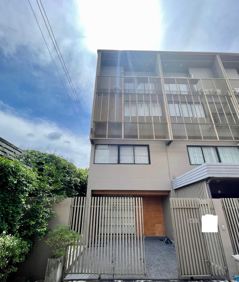 รูป ขายหรือเช่าทาวน์โฮม 3 ชั้น ทำเลดี ติด ISB นนทบุรี - รูปที่ 1/10
