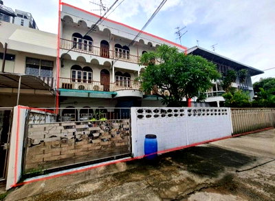 Townhouses for sale One Bangkok : For Sale: 3-Storey Townhome, 2 Units, 62 Sq. Wah, Ruamchit Village Prime location , in  Sukhumvit 22.