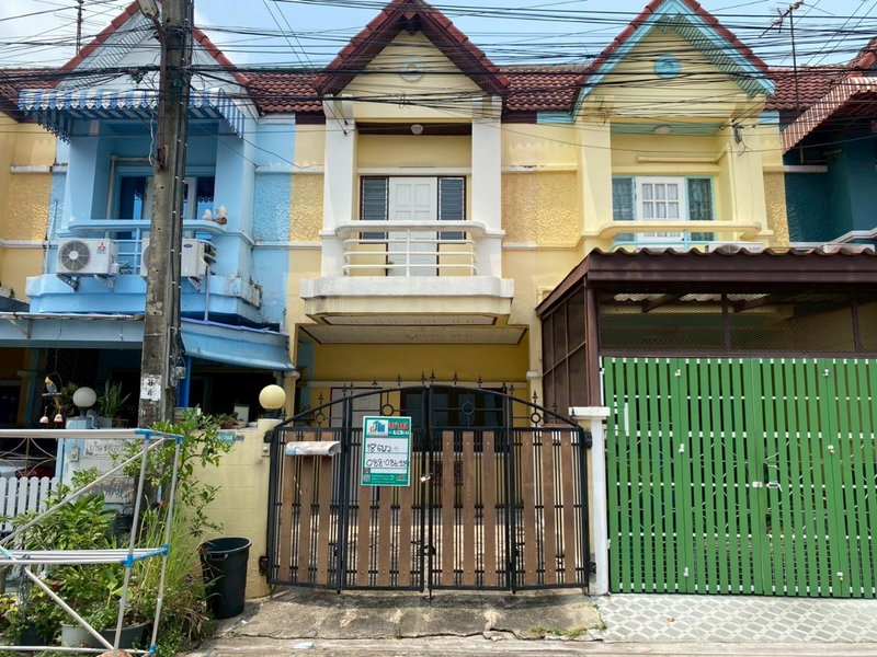 Townhouses for sale : Two-storey townhouse for sale in Maruay 2 Village, Phahonyothin 54/1 Road