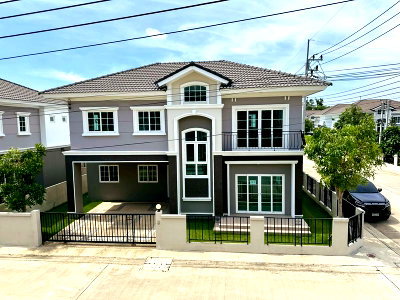 บ้านเดี่ยว วิทยาลัยเทคนิคปทุมธานี : 🏡 บ้านเดี่ยวหลังใหญ่ ทำเลสุดปัง! ใจกลางเมืองปทุมธานี ราคาโดนใจ แค่ 6.95 ลบ.  ✨ บ้านใหม่มือหนึ่ง หลังมุม พร้อมอยู่!