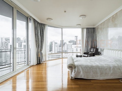 Royce Private Residences 4 bedrooms, for rent