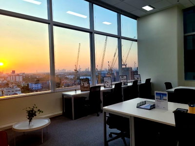 Office for rent : Service office space for rent on 66 Tower building in Phra Khanong area, near BTS Udomsuk. Complete facilities and office equipment.