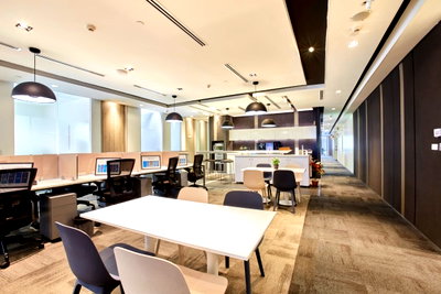 Office for rent Srinakharinwirot University Prasanmit Campus : Serviced office for rent at Bhiraj Tower, EmQuartier, featuring a high-floor location with city views in the center of Phrom Phong.