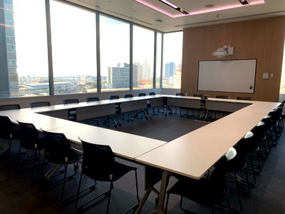 Office for rent : Service office space for rent on 66 Tower building in Phra Khanong area, near BTS Udomsuk. Complete facilities and office equipment.
