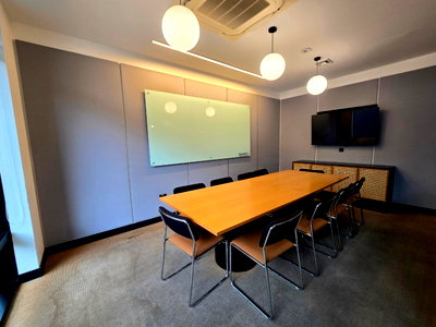 Office for rent : Premium office space for rent in the city center at Suthi Tower on Phetchaburi Road. Fully equipped with comprehensive office services and facilities. 
