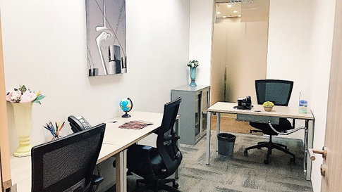 Serviced office for rent at Bhiraj Tower, EmQuartier, featuring a high-floor location with city views in the center of Phrom Phong.