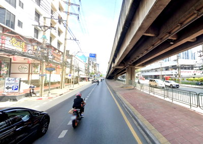 ที่ดิน MRT บางกะปิ : ขายที่ดินพร้อมสิ่งปลูกสร้าง ถนนรามคำแหง (หัวหมาก) ใกล้ MRT ศรีกรีฑา