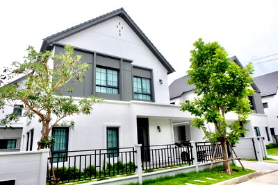 Houses for sale : [Sell] 𝐂𝐄𝐍𝐓𝐑𝐎 𝐁𝐀𝐍𝐆𝐍𝐀 – Luxurious detached house, decorated and ready to move in.