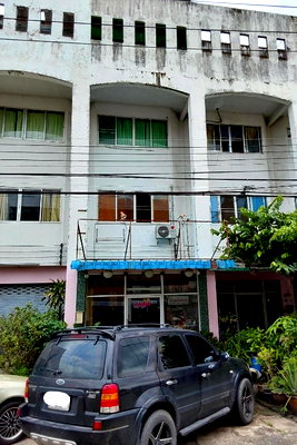 Shophouses for sale Pathumthani : SHOP HOUSE 22 Sq.w. Khlong Luang Pathumthani Price on request