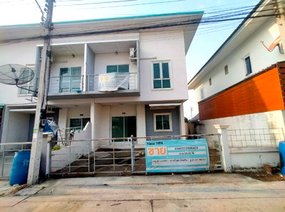 Townhouses for sale Pathumthani : TOWN HOUSE 28.9 Sq.w. Lat Lum Kaeo Pathumthani for 1.2M