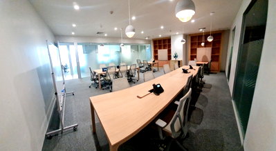 Office for rent : Flexible serviced offices for rent at Chamchuri Square, directly connected to Sam Yan MRT, right in the city center.