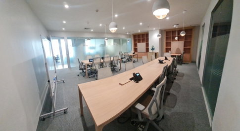 Flexible serviced offices for rent at Chamchuri Square, directly connected to Sam Yan MRT, right in the city center.