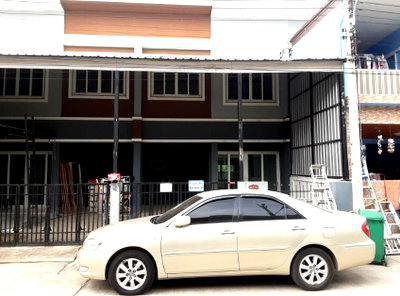 Townhouses for sale Khlong Luang Road : TOWN HOUSE 24.5 Sq.w. Khlong Luang Pathumthani for 1.5M