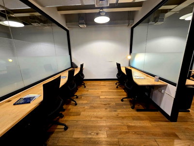 Office for rent Srinakharinwirot University Prasanmit Campus : Premium office space for rent in the city center at Suthi Tower on Phetchaburi Road. Fully equipped with comprehensive office services and facilities. 