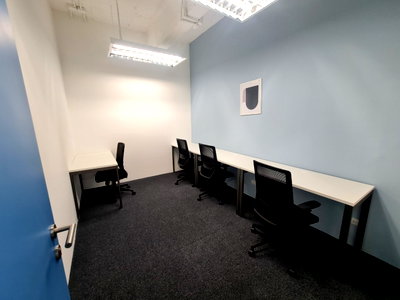 Office for rent : Office for rent, Thiw Hong Building, Silom, in the heart of the business district, able to accommodate a large number of employees