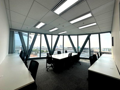 Office for rent : Office space for rent with full-service amenities, located inBang Phli  The building features an on-site coffee shop  lobby area for welcoming guests.