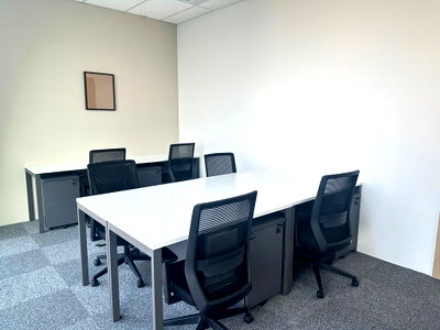 Office for rent : Office space for rent with full-service amenities, located inBang Phli  The building features an on-site coffee shop  lobby area for welcoming guests.