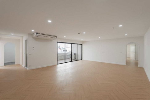 LTH12551 - Prestige Towers Sukhumvit 23 Condo FOR SALE Size 174.5 sqm. 3 beds 4 baths Near BTS Ekkamai Station ONLY 14.9 MB