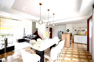 เช่าทาวน์โฮม สวนรถไฟ : LTH12510 – Luxury pool villa Townhome FOR RENT Size 48 SQ.W 300 SQ.M 4 Beds 5 Baths Near MRT Lad Phrao Station ONLY 160K/Month