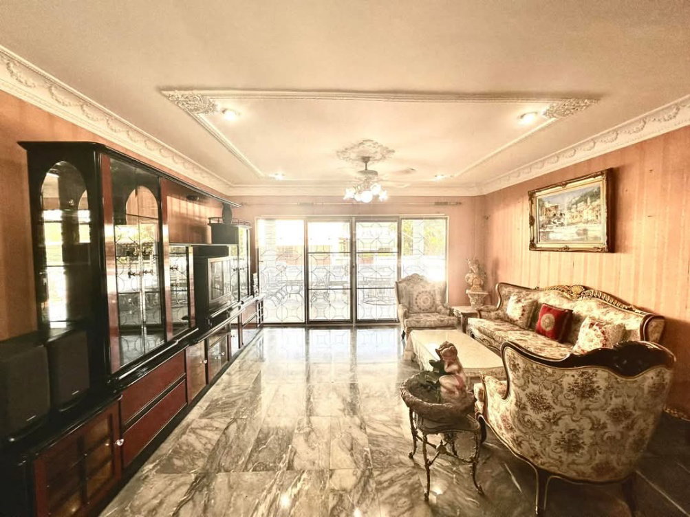 picture Home For Rent // Near Bts - Mrt - 10/45