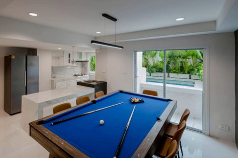 LTH12508 – Luxury pool villa Townhome FOR RENT Size 25.5 SQ.W 400 SQ.M 6 Beds 6 Baths Near MRT Lad Phrao Station ONLY 200K/Month