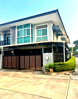 ทาวน์โฮม ไปรษณีย์ศรีราชา : ขายทาวน์เฮ้าส์ 2 ชั้น หมู่บ้านเดอะ ไฟน์เนส ทาวน์ ศรีราชา ชลบุรี 