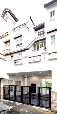 Townhouses for sale BTS Ladphrao Intersection : LTH12509 – Luxury pool villa Townhome FOR SALE Size 25.5 SQ.W 400 SQ.M 6 Beds 6 Baths Near MRT Lad Phrao Station ONLY 18.79 MB