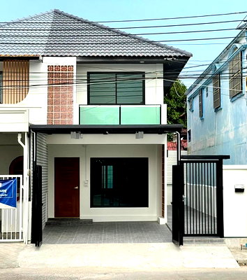 บ้านแฝด วิทยาลัยเทคนิคราชสิทธาราม : 🏠 ขายถูก ทาวน์โฮม 2 ชั้น หมู่บ้าน​พระปิ่น​ 4 💸 ราคาดีที่สุด 2.39 ล้าน 📢 ฟรีโอน รีโนเวทใหม่ทั้งหลัง 🏠 พร้อมอยู่ 📌 ใกล้ เดอะมอลล์ บางแค