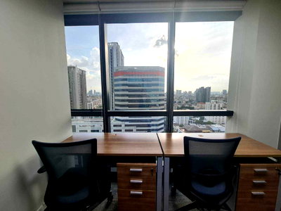 Office for rent : Serviced office for rent at Muang Thai Phatra Tower on Ratchada Road. Fully equipped with office furniture commute via MRT and public transportation.