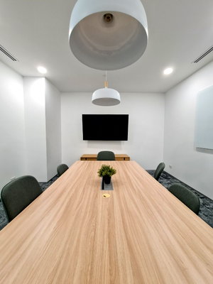 Office for rent Srinakharinwirot University Prasanmit Campus : Serviced office for rent in the Pathumwan area, located in the Central Tower building, offering a high-rise view of the city. Close to Central World.