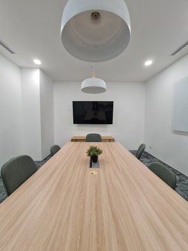 Serviced office for rent in the Pathumwan area, located in the Central Tower building, offering a high-rise view of the city. Close to Central World.