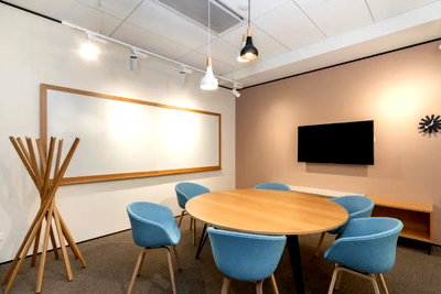 Office for rent Srinakharinwirot University Prasanmit Campus : Service office for rent, Singha Complex, amazing view in the heart of Bangkok, spacious and modern, ready to welcome customers from around the world.