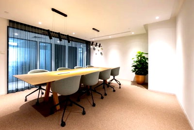 Office for rent Srinakharinwirot University Prasanmit Campus :  Office space for rent, SO24 Building, fully furnished with office equipment, allowing you to work efficiently.