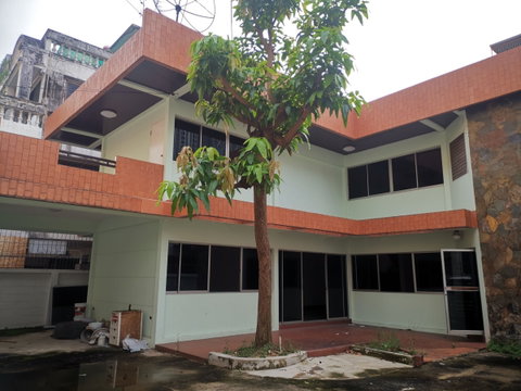LTHC12583 – House FOR SALE in Sathorn 15 Size 71 SQ.W 200 SQ.M 2 Beds 2 Baths Near BTS Surasak Station ONLY 33 MB
