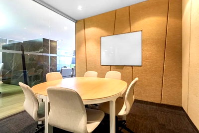 Office for rent Srinakharinwirot University Prasanmit Campus : Office space for rent on the 35th floor of The Ninth Tower A, a striking glass building and one of the two prominent towers in the Huai Khwang area.