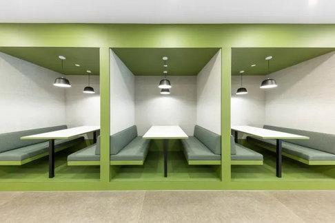 Serviced Office for Rent at Sermmit Tower Asoke. Offering flexible rental term, starting 1 month, Fully equipped with office furniture and facilities.