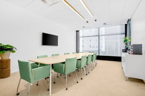 Service office for rent in the heart of Bangkok's business district, decorated in a modern style, fully furnished, meeting all work needs.
