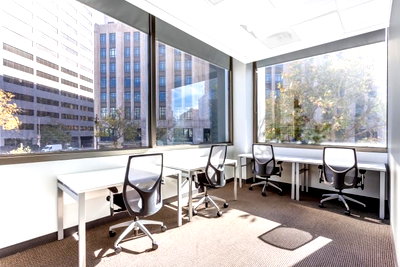 Office for rent Srinakharinwirot University Prasanmit Campus : Office for rent in AIA Capital Center building, panoramic view, with office equipment that allows you to start working immediately.