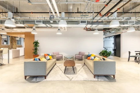Serviced Office for Rent at Sermmit Tower Asoke. Offering flexible rental term, starting 1 month, Fully equipped with office furniture and facilities.
