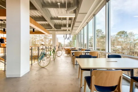 Serviced Office for Rent at Charter Square. Stunning view of the Chao Phraya River. This fully equipped serviced office meets all the needs,near BTS.