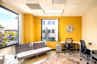 Office for rent : Serviced office for rent at The Office Plus  in the city of Chiang Mai. The office with an open-air façade offers clear views into a dynamic workspace