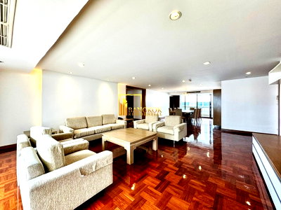 Apartment building for rent Metropolitan Electricity Authority : Fully Renovated 3 Bedroom Apartment in Phrom Phong - BR21184AP