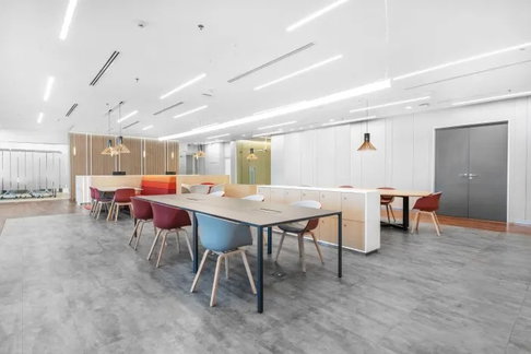 Offices for rent in Bhiraj Tower at Bitec and join multinationals at this prestigious address. With on-site parking and a location next to BTS Bangna