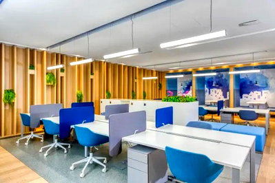 เช่าสำนักงาน สนามกีฬาเทศบาลนครเชียงใหม่ : เซอร์วิสออฟฟิศในเช่าในอาคารmixed use ที่Icon Park Hotel เชียงใหม่ พื้นที่ทำงานสมัยใหม่ที่กว้างขวางและสว่าง ซึ่งออกแบบมาเพื่อรองรับการทำงานสมัยใหม่