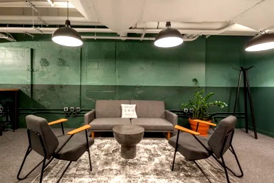 Office for rent : Flexible office space at Vanich Place Ari on Phahonyothin, featuring a premium office interior or customizable office design to suit your preferences