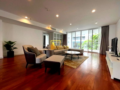 Apartment building for rent Srinakharinwirot University Prasanmit Campus : Impressive 4 Bedroom Apartment For Rent in Ekkamai - BR21154AP