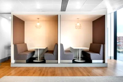 Office for rent : Serviced office for rent at Summer Hill Phra Khanong, near BTS. The space features modern interior design and fully equipped with office furniture.