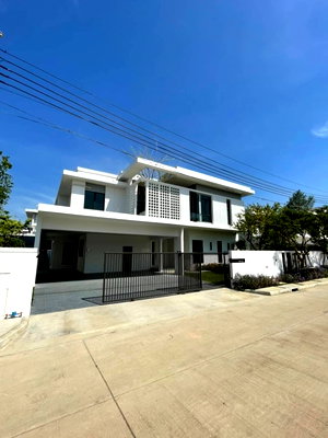 Houses for rent Samut Prakarn : House for rentMantana Bangna km15, ready to move in. If interested, contact Line @goodmanpro or call 0999029192.