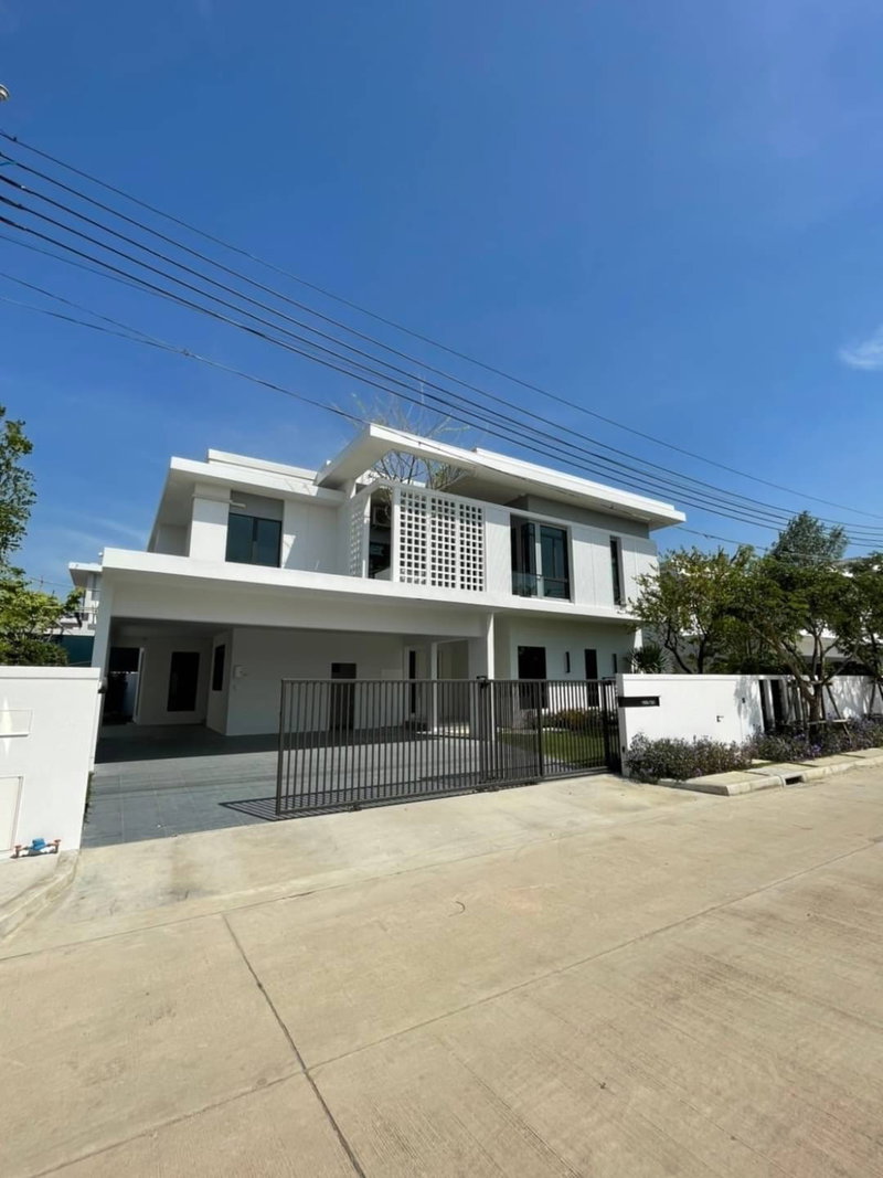 Houses for rent : House for rentMantana Bangna km15, ready to move in. If interested, contact Line @goodmanpro or call 0999029192.